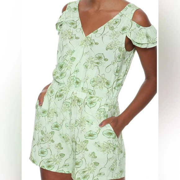 HOT TOPIC x DISNEY x HER UNIVERSE Tiana Cold Shoulder Romper - Picture 2 of 10